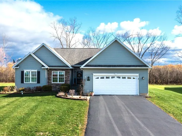 6357 Vintage Ct, Lockport, NY 14094