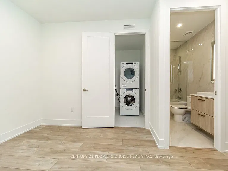 858 Dupont St #Penthouse 32 — Photo 27