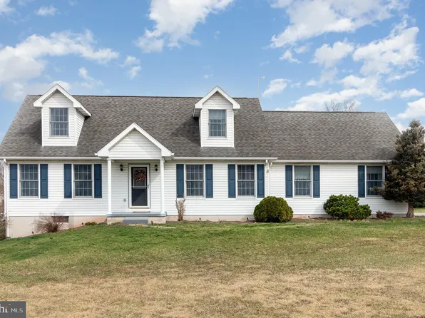 655 Curtis Dr, Gettysburg, PA 17325