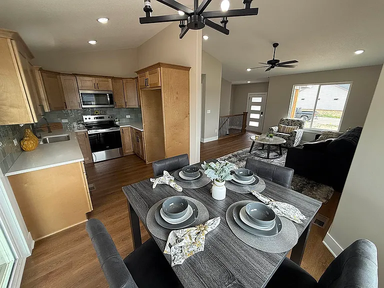 102 Poplar Ct — Photo 11