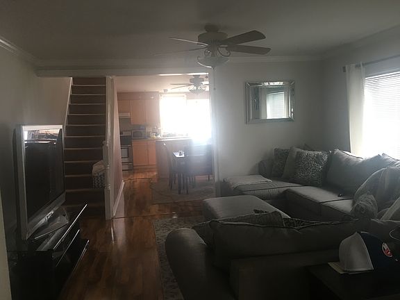 3rd image of 3220 204th St