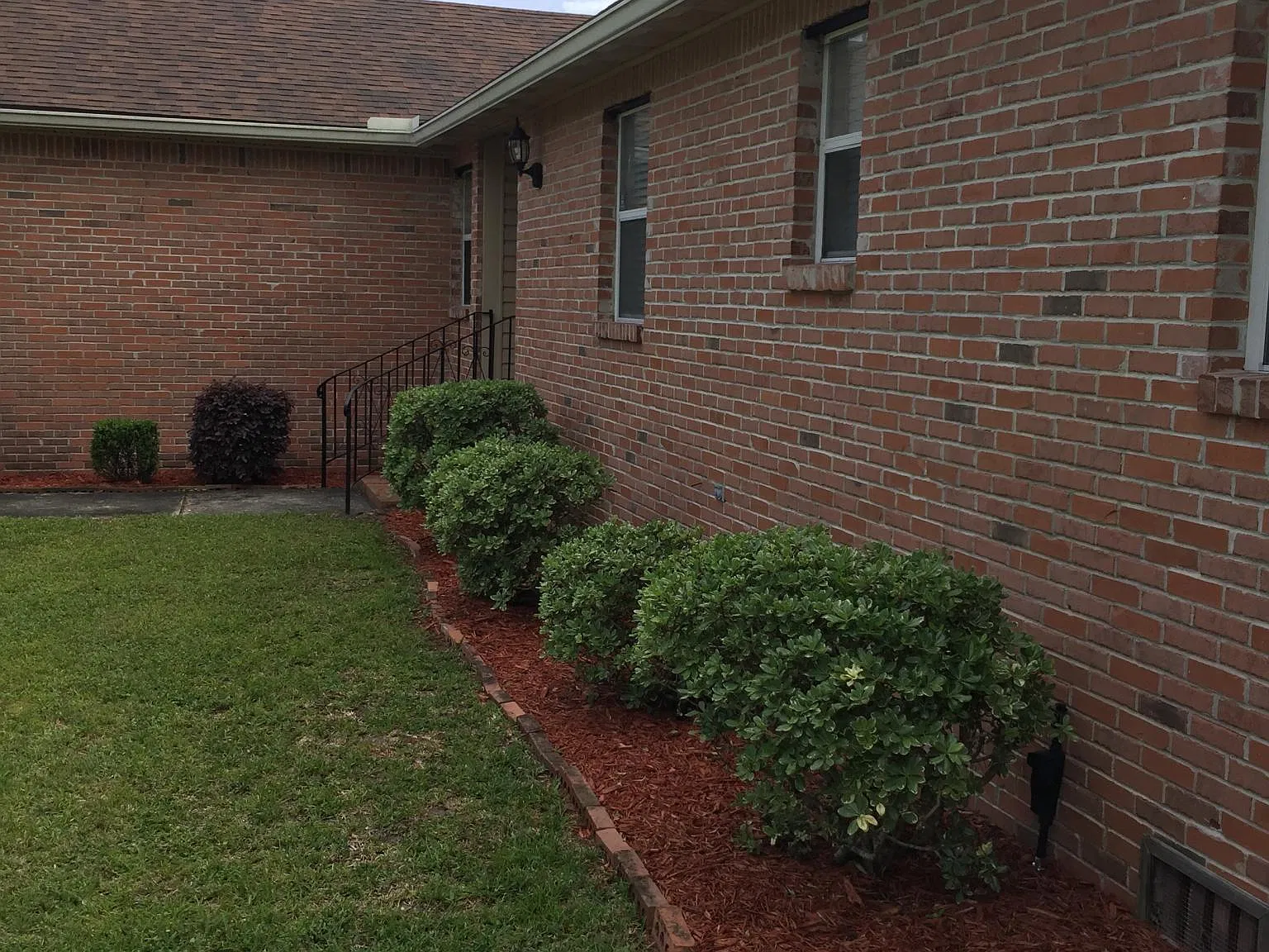 3 bed, 2161 sqft, $2,000 — Photo 2
