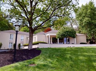 8006 Meridian Hills Ln, Indianapolis, IN