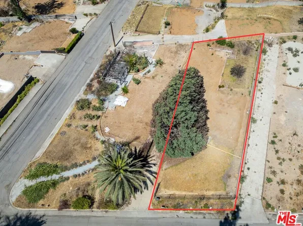 3051 Santa Rosa Ave, Altadena, CA 91001