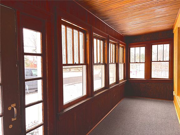 4th image of 1399 Main St