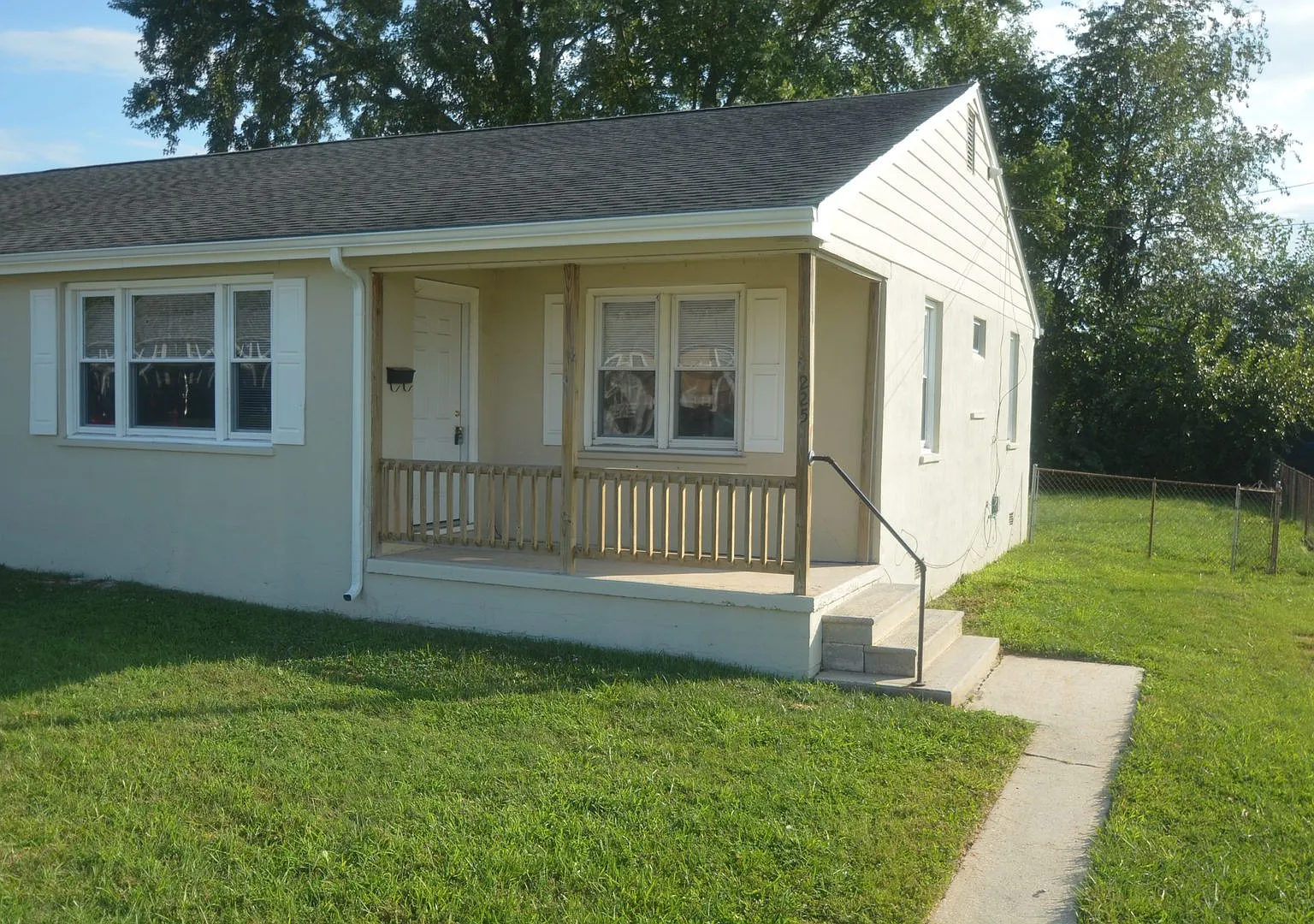 Updated and Charming 2 Bedroom 1 Bathroom - Great 2 Bedroom, 1 Bath in Smyrna — Photo 1