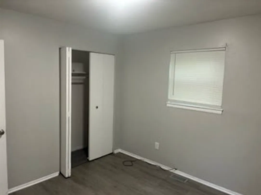 3 bed, 912 sqft, $1,700 — Photo 2