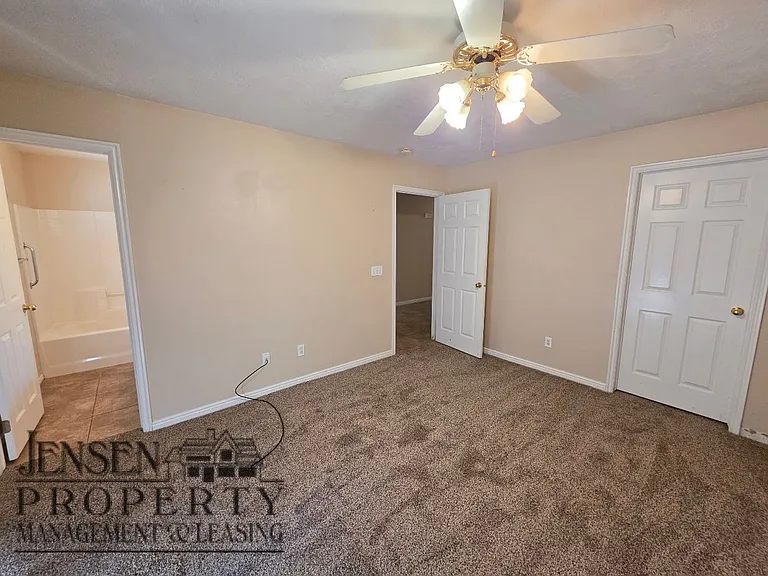 92 E Center St — Photo 15