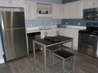 104 E Bremer Ave #B1, Waverly, IA 50677