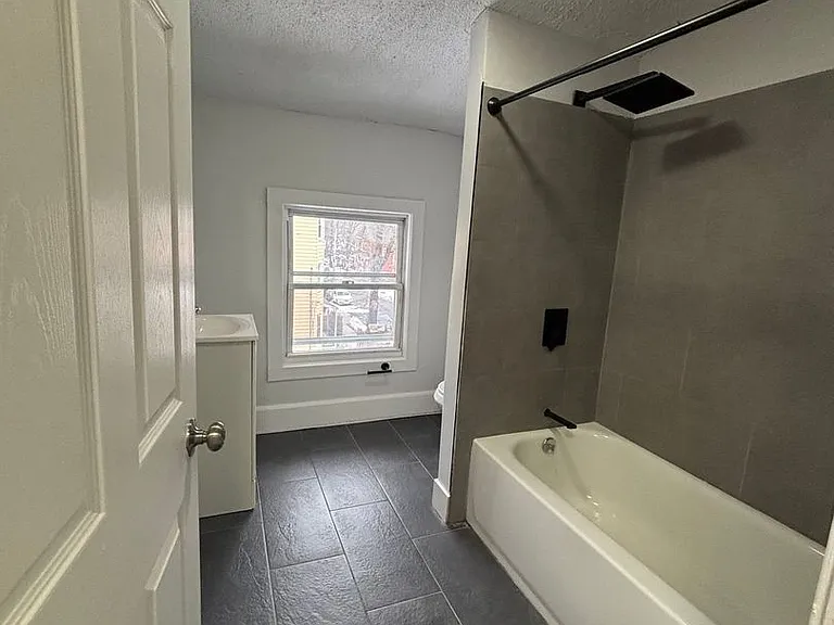 57 Thompson St — Photo 27
