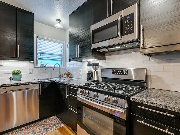 721 Elmwood Dr — Photo 10