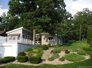 913 Sunset View Dr, Galesburg, IL 61401
