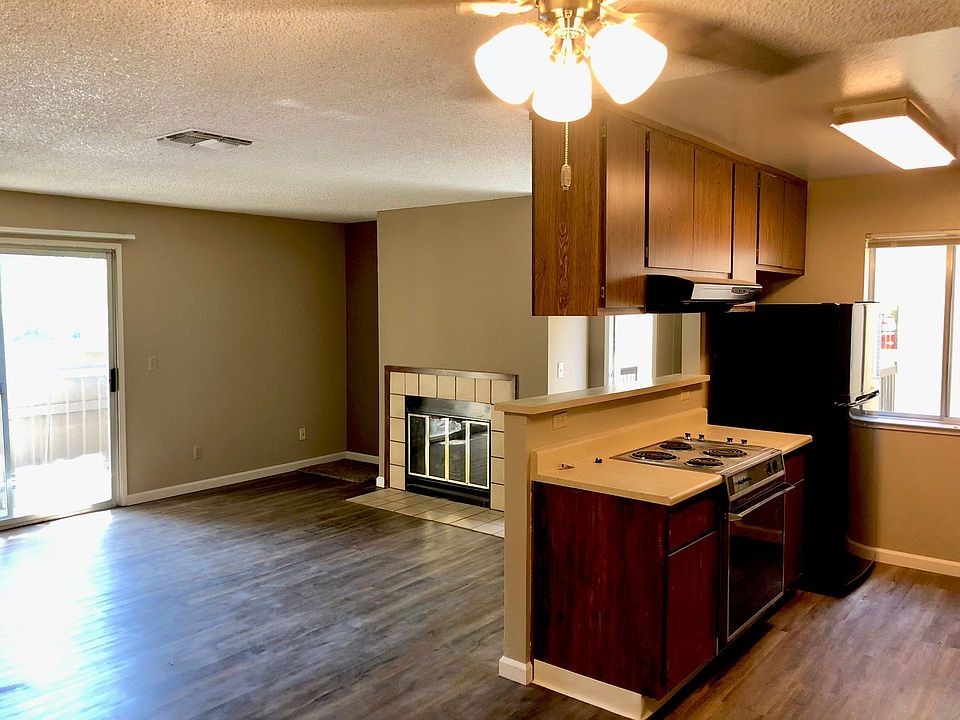 1st image of 5920 Van Alstine Ave APT 28