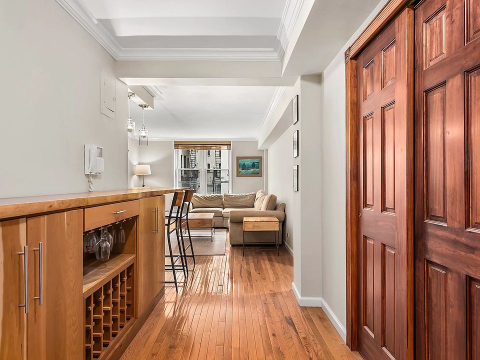 1st image of 229 E 28th St APT 1M