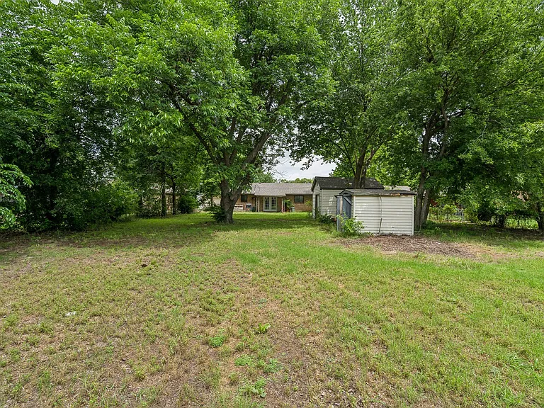 1410 Denison Dr — Photo 15