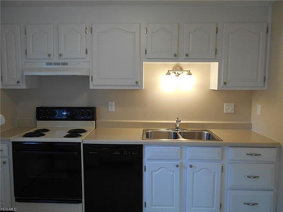 3rd image of 137 Ault St