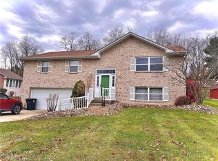 512 Pine Valley Dr, Steubenville, OH 43953