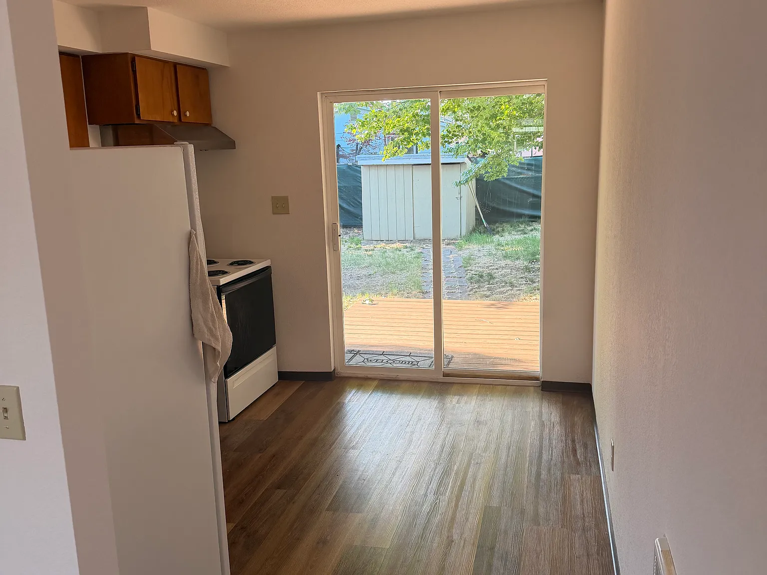 3 bed, 900 sqft, $2,200 — Photo 4