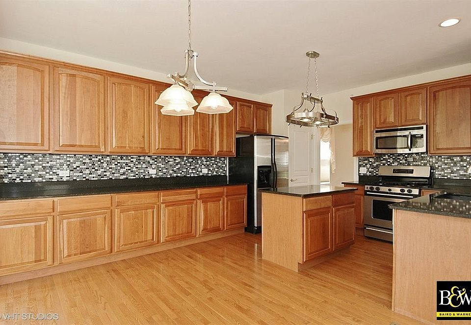 1st image of 2721 Wessex Dr