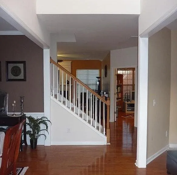 Foyer & Stairs