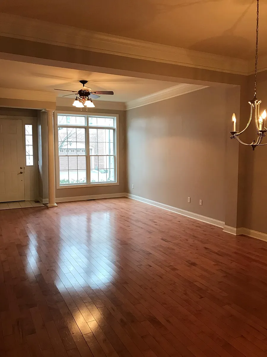 Building Photo - 604 Cantor Trl #604