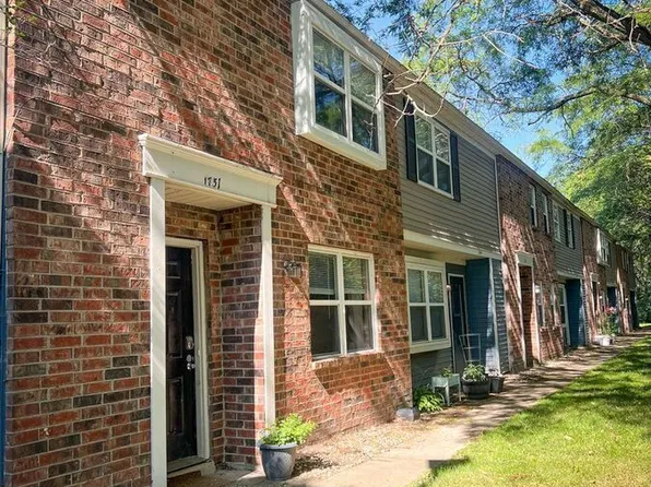 1740 Park Village Dr, Columbus, OH 43235