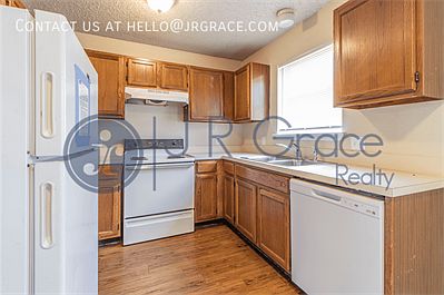 3rd image of 5943 Shadydell Dr