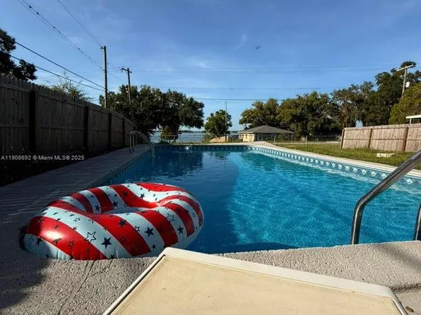 1065 N 10th St, Eagle Lake, FL 33839