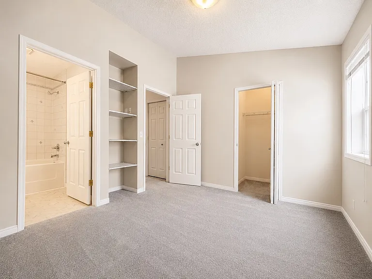 628 56th Ave SW #204 — Photo 10