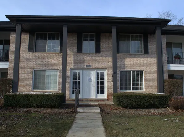 30831 Hunters Dr APT 23, Farmington, MI 48334