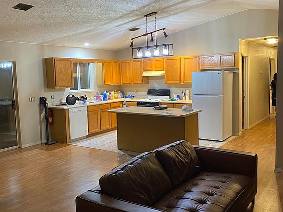 2nd image of 625 Avenue M