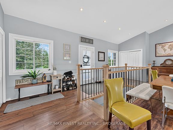 4th image of 689 Glennelm Rd