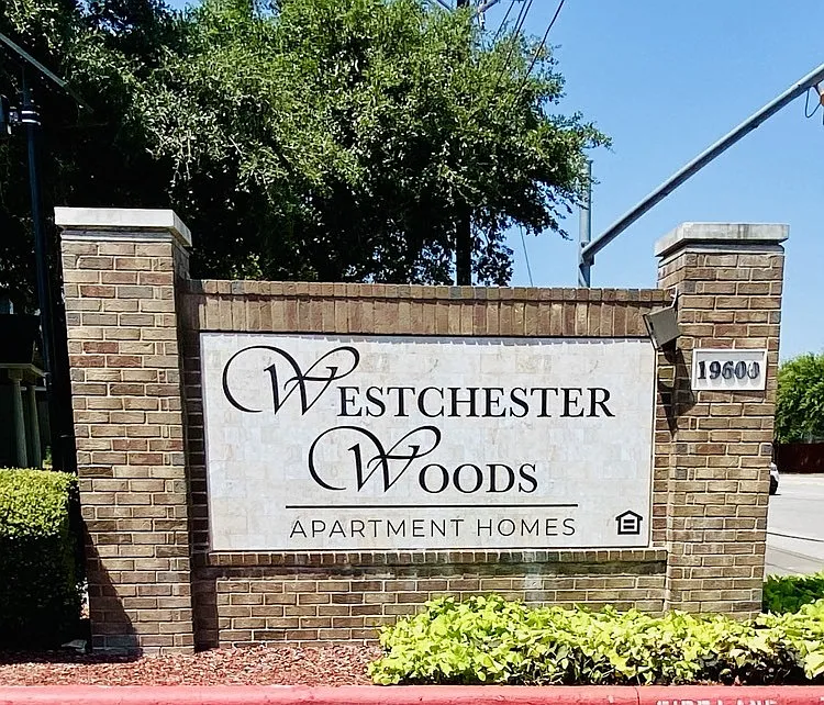 Westchester Woods Apartments — Photo 1