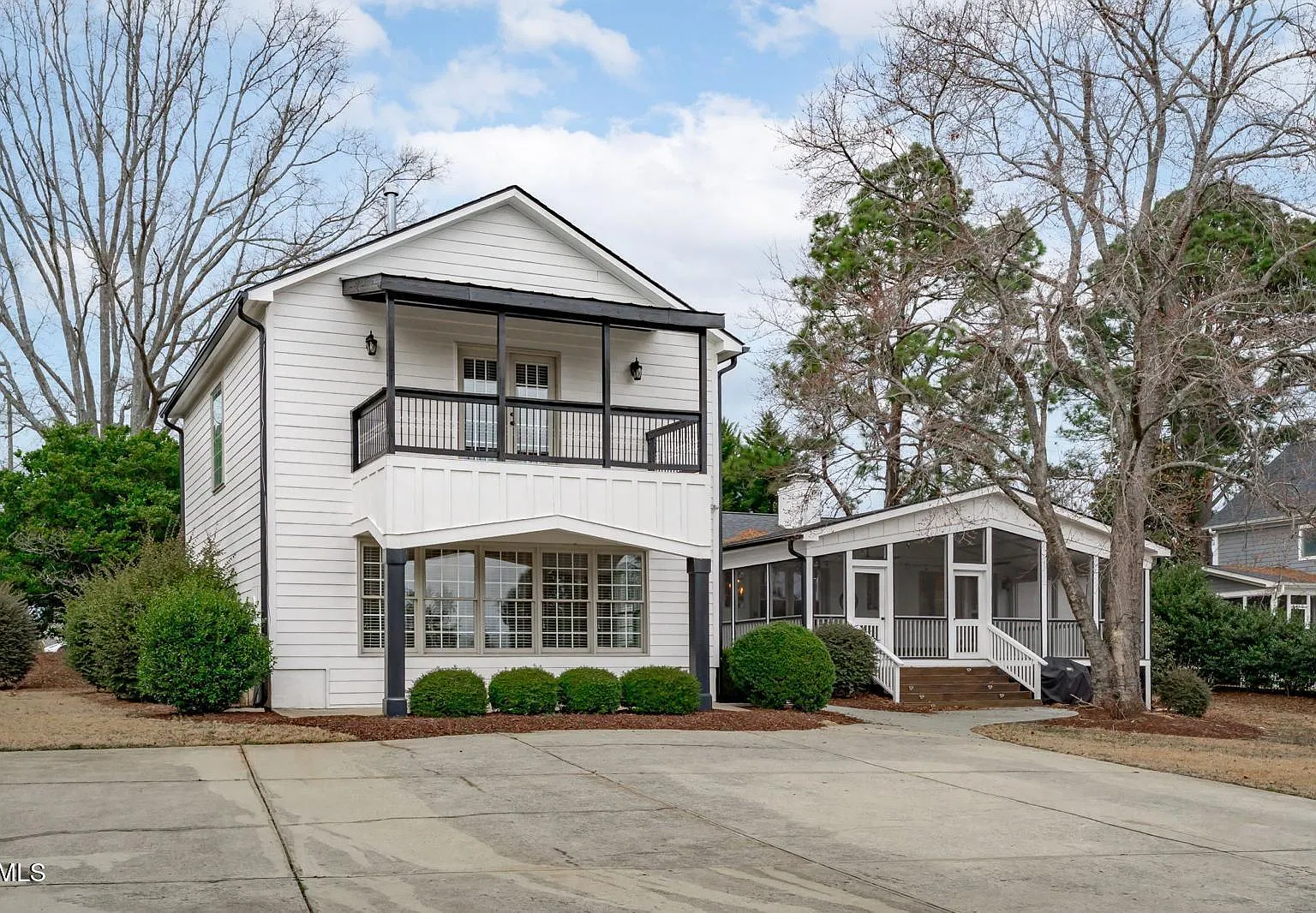 6 bed, 4.0 bath, $3,100 — Photo 1