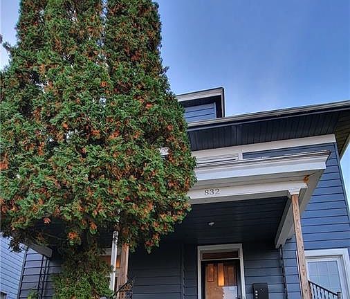 3rd image of 832 Wyoming St
