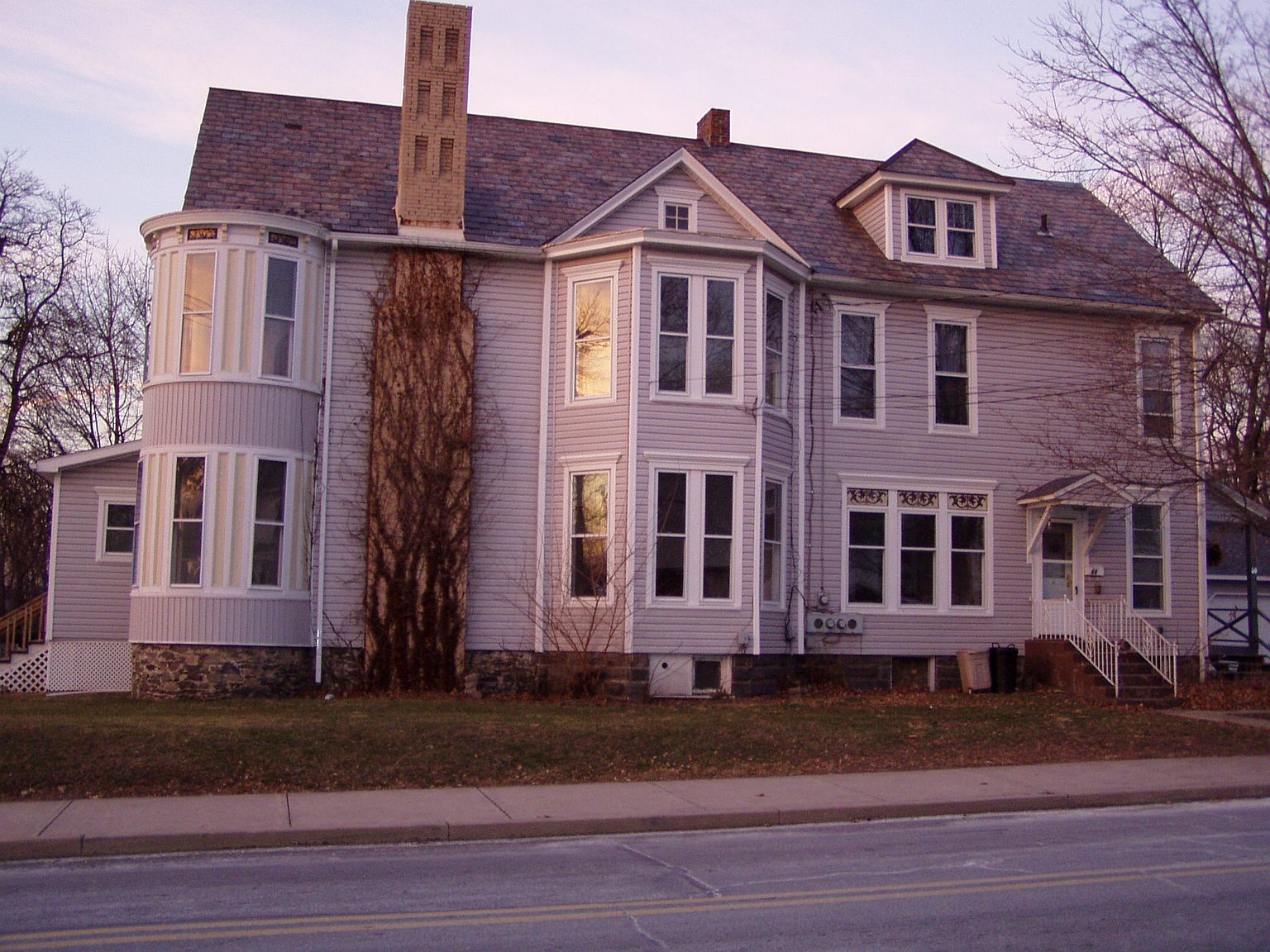 58 E Broad St, East Stroudsburg, PA 18301 Zillow