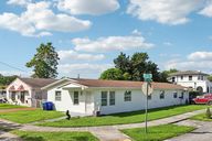 SW 9th Ter-S1210-001.jpg