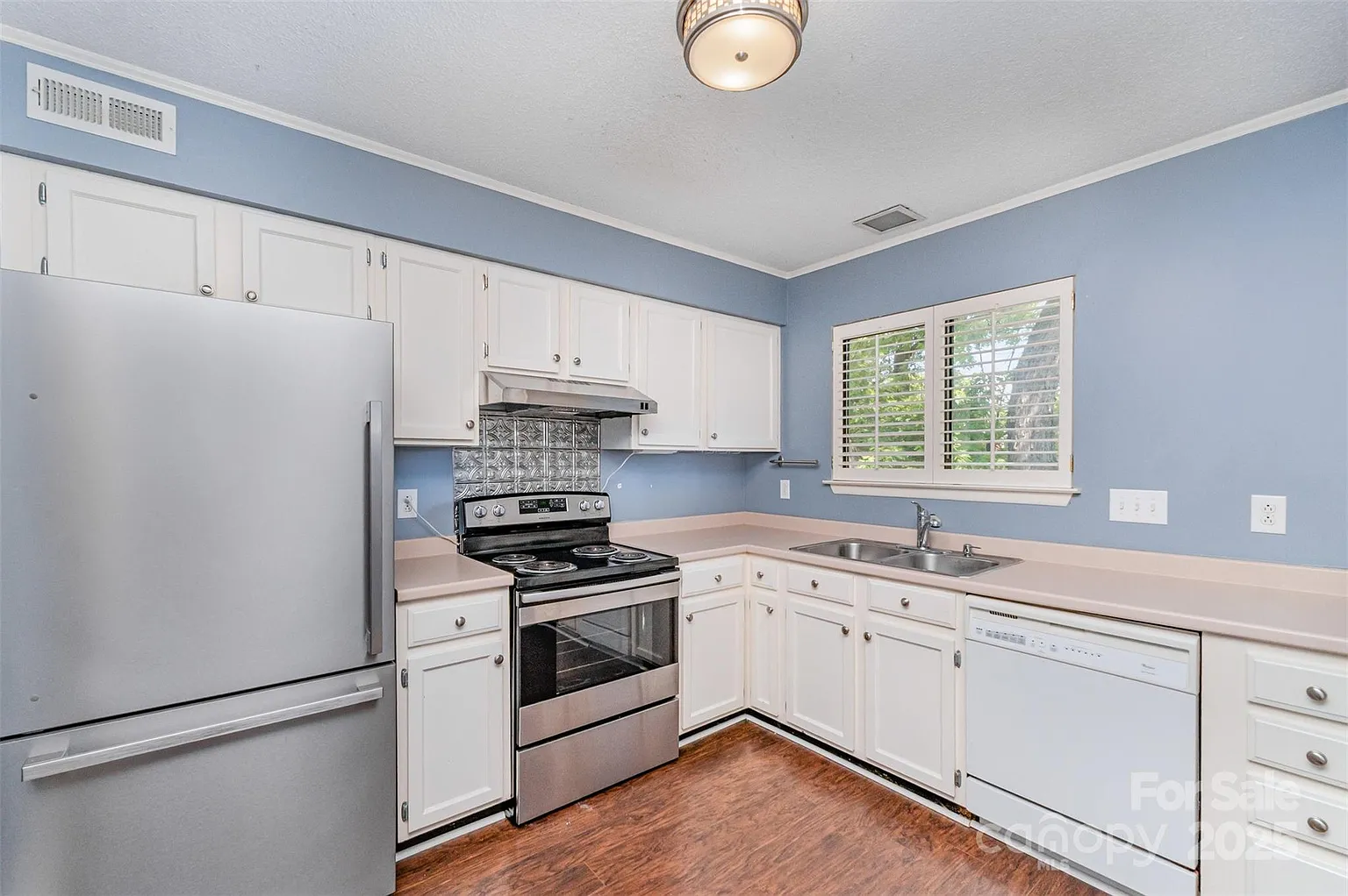 3001 Heathstead Pl photo 1