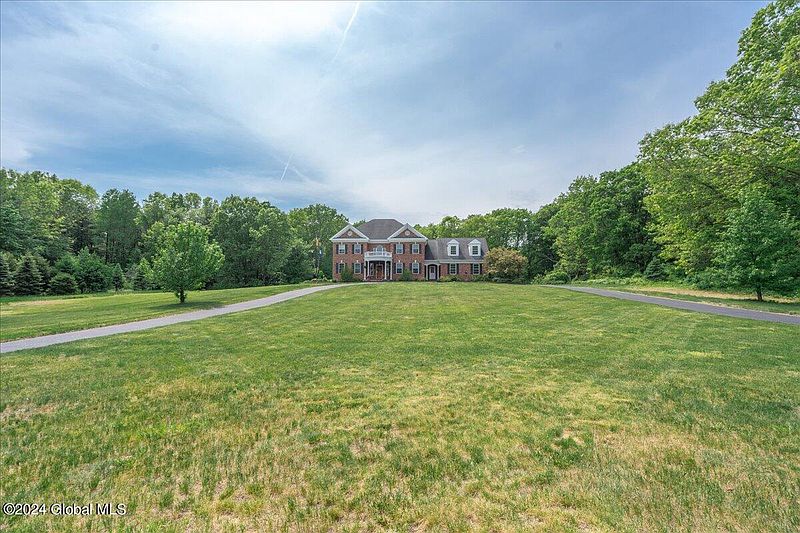 2nd image of 325 Beaver Street