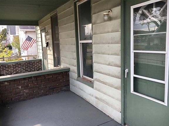4th image of 912 River Ave