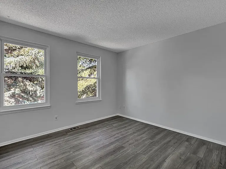 7875 Belford Dr — Photo 15