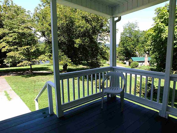 3rd image of 407 Green St