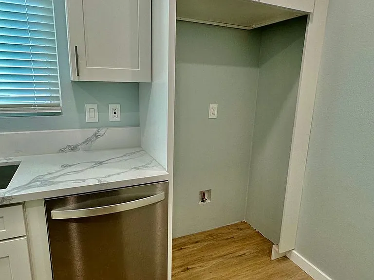 215 Euclid Avenue — Photo 11