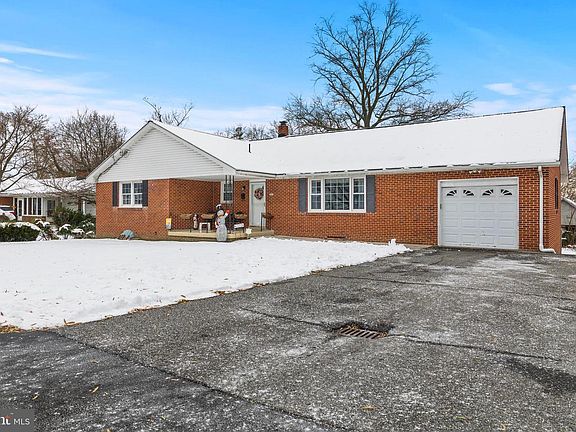 2nd image of 322 Beverly Pl