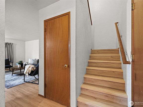 4th image of 126 W Casino Road #5