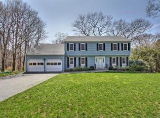 95 Holiday Rd, Fairfield, CT 06825