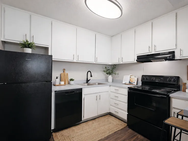 Hampton Hall | Comfort, Convenience, & Community All In One — Photo 325