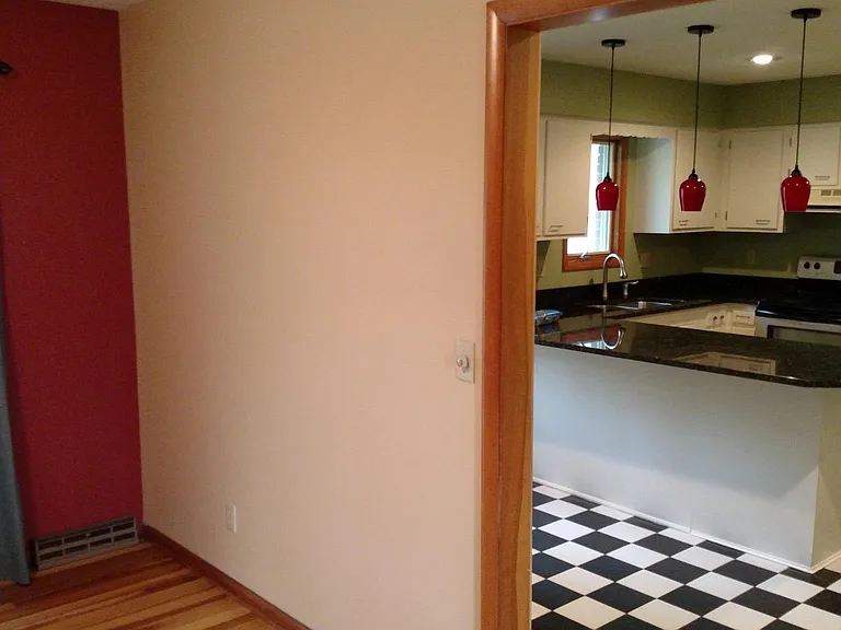 324 S Rose Ave — Photo 6