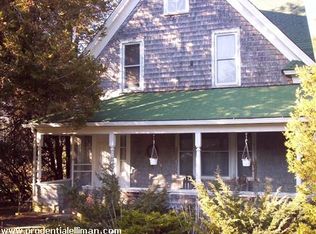 21 Bay Ave, East Quogue, NY 11942