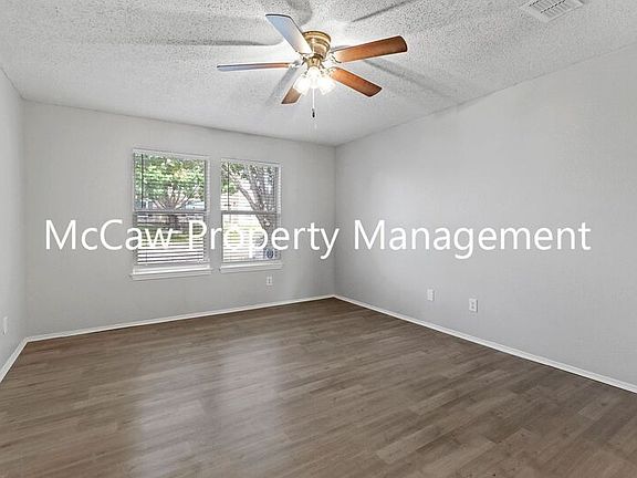5th image of 1513 Greenbrook Dr
